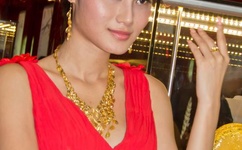 两对巨峰老吴晶晶是哪一集